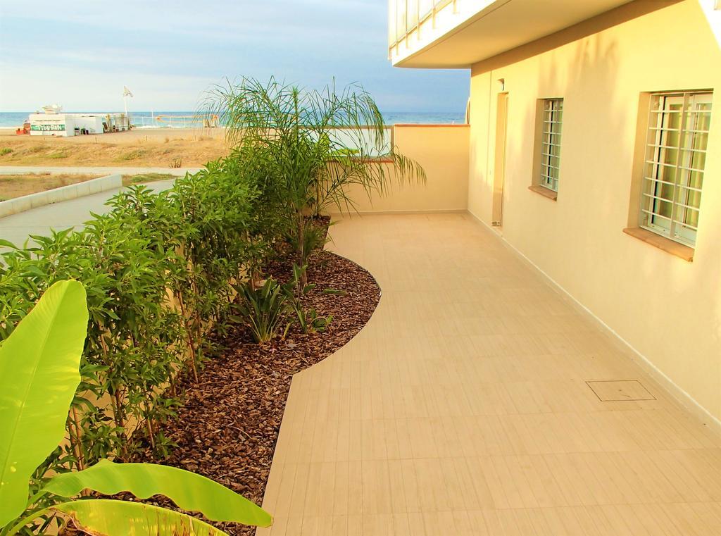 Apartamentos Voramar Castelldefels Ngoại thất bức ảnh