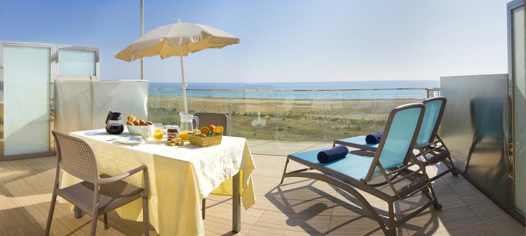 Apartamentos Voramar Castelldefels Ngoại thất bức ảnh