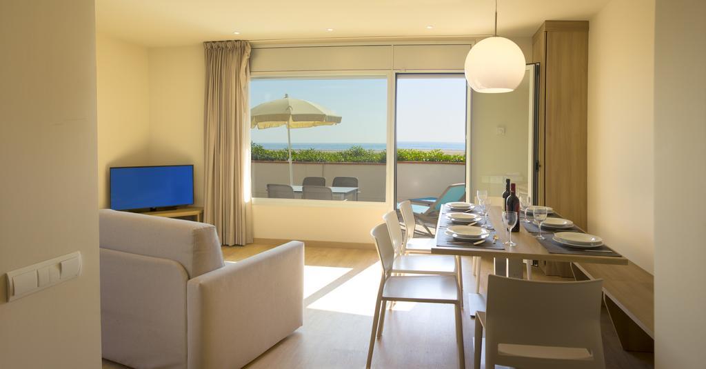 Apartamentos Voramar Castelldefels Ngoại thất bức ảnh