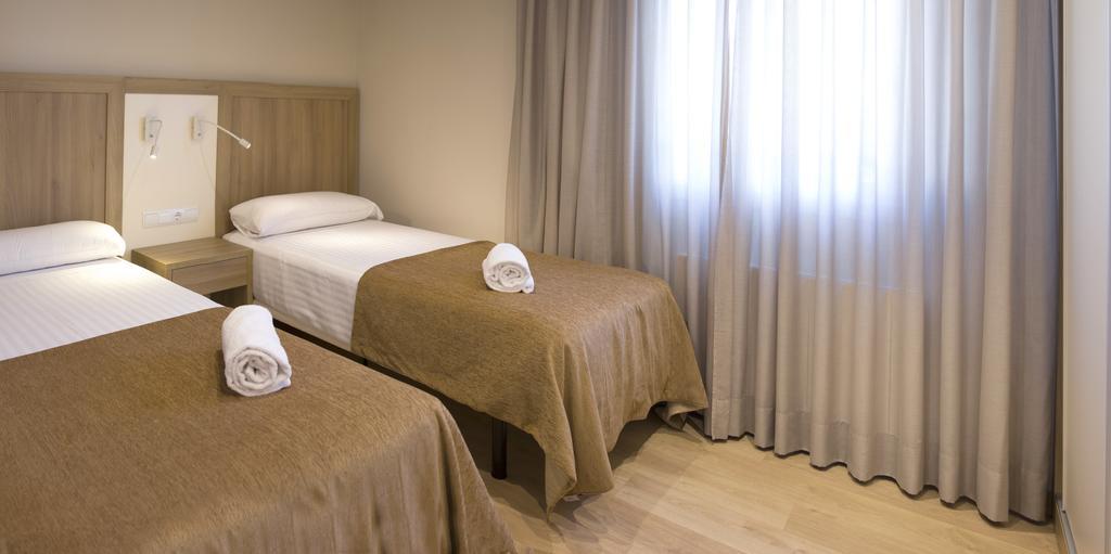 Apartamentos Voramar Castelldefels Ngoại thất bức ảnh