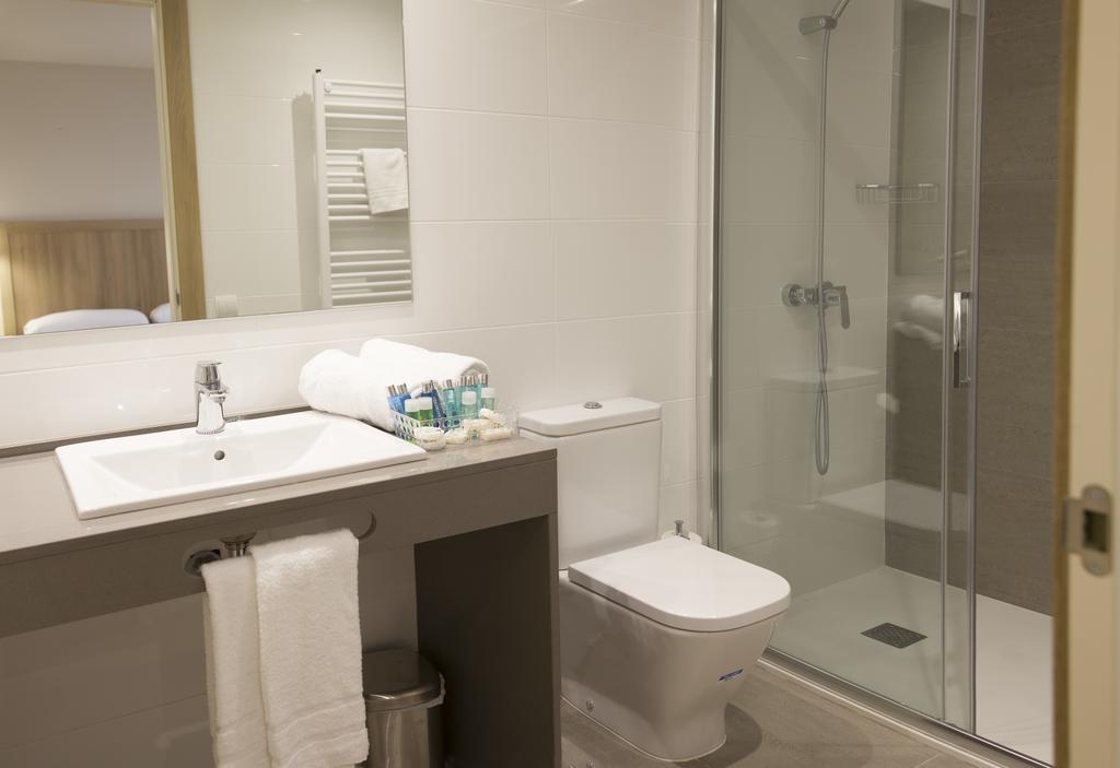Apartamentos Voramar Castelldefels Ngoại thất bức ảnh