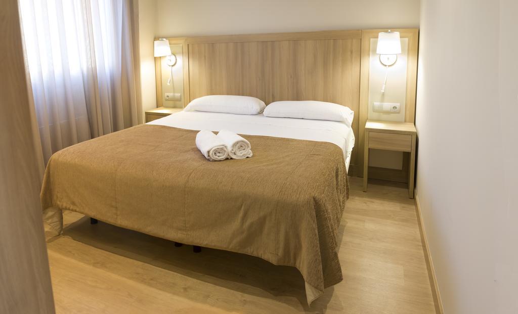Apartamentos Voramar Castelldefels Ngoại thất bức ảnh