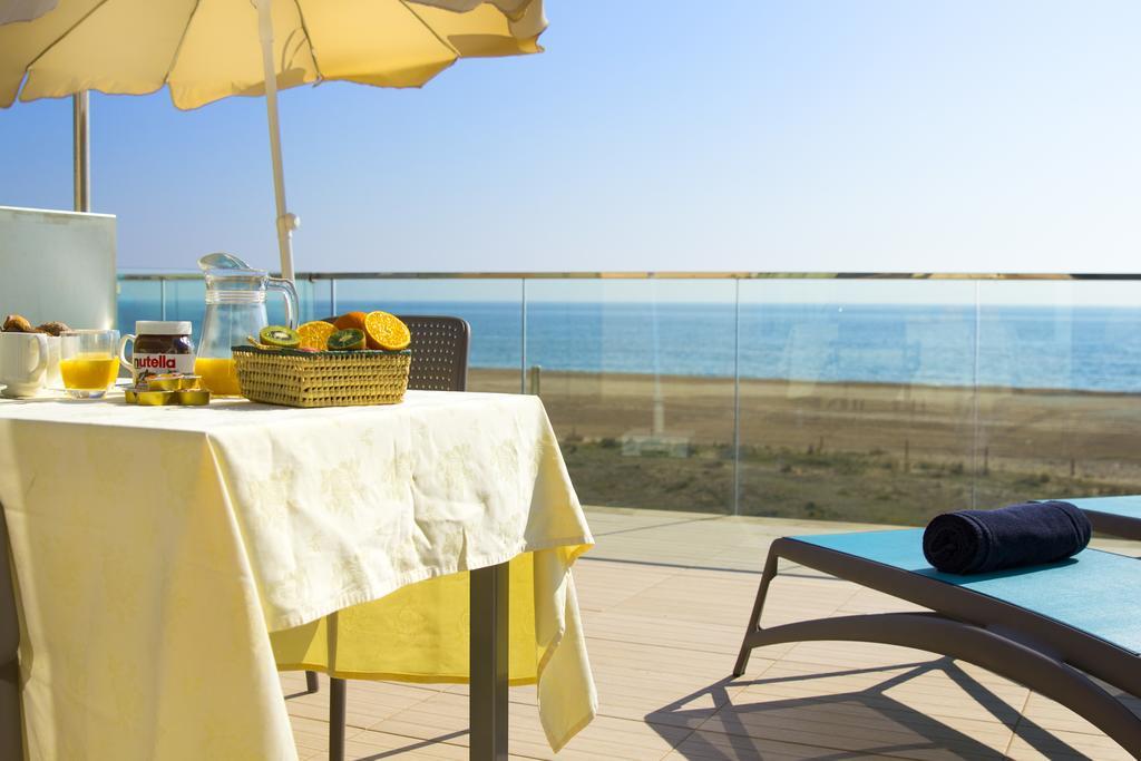 Apartamentos Voramar Castelldefels Ngoại thất bức ảnh