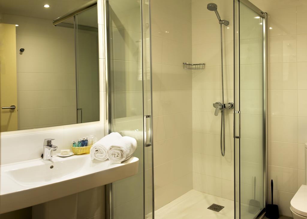 Apartamentos Voramar Castelldefels Ngoại thất bức ảnh