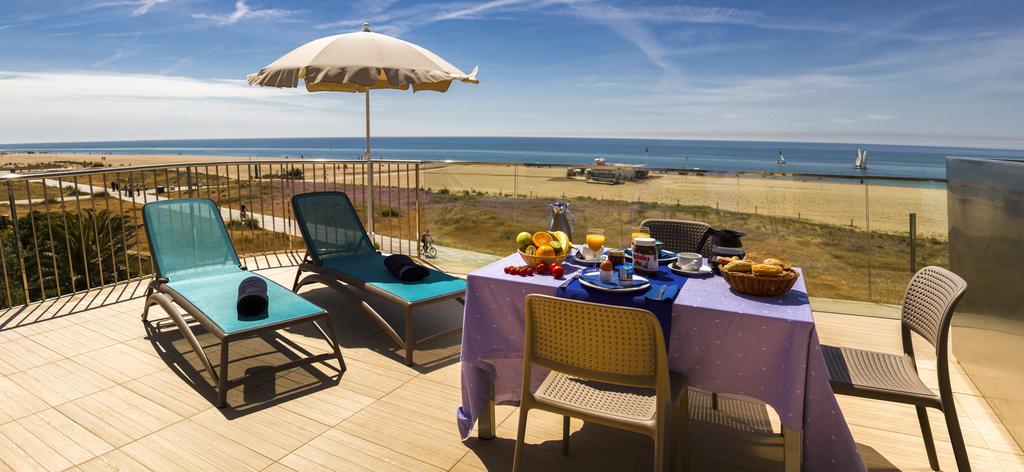 Apartamentos Voramar Castelldefels Ngoại thất bức ảnh